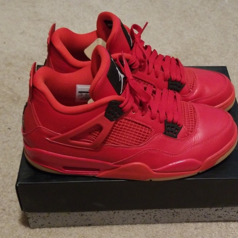 Jordan 4 Retro Fire Red Singles Day size 11.5M